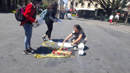 Instalan estudiantes de la Facultad de Artes exposición feminista