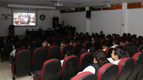 Realizan en UAEM conversatorio sobre la autonomía de las mujeres