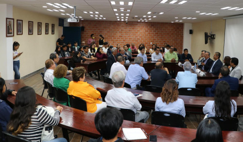 Inauguran expo fotográfica por 80 años de la FCAeI