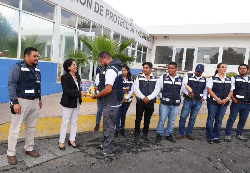 Reciben Venados UAEM equipo impermeable para lluvias
