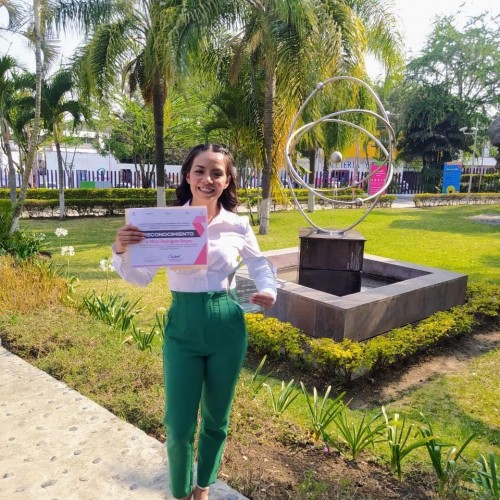 Obtienen estudiantes de la UAEM el Reconocimiento al Mérito Estatal de Investigación 2021