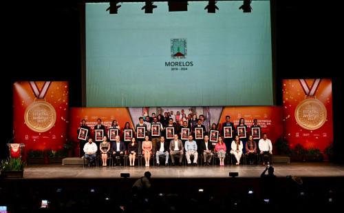 Reconocen desempeño de universitarios con Premio Estatal de la Juventud 2023