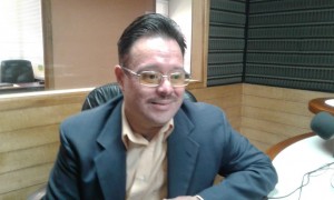 Destaca alumno de la UAEM como escritor con síndrome de Down