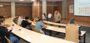 Capacitan investigadores en la instalación de paneles fotovoltaicos