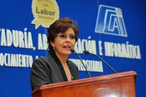 Reconoce la FCAeI labor de alumnos, docentes y trabajadores administrativos