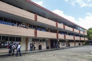 Lista Escuela de Técnicos Laboratoristas para recibir alumnos de nuevo ingreso a distancia