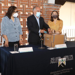 Acto de transparencia apertura de paquetes con resultados de exámenes de nivel superior a la UAEM