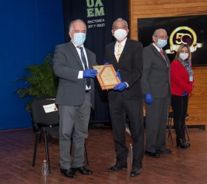 Reconocen profesionalismo de trabajadores en el 50 aniversario del STAUAEM