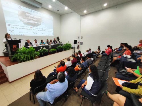 Alertan investigadores contaminación del agua por medicamentos en foro sobre sustentabilidad