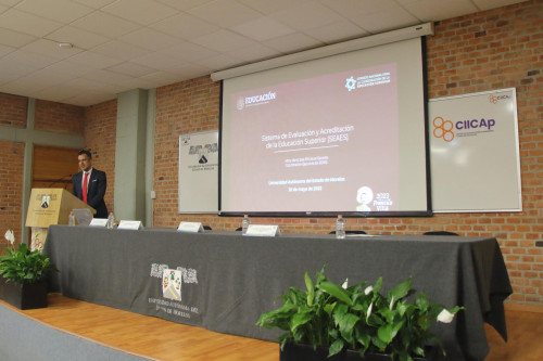 Actualiza UAEM los criterios para la acreditación de sus programas de estudio
