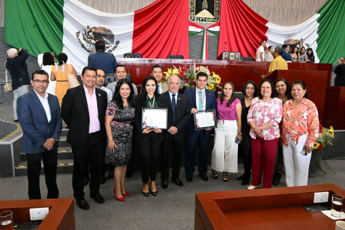 Reciben universitarios Premio Estatal de Abogados 2023