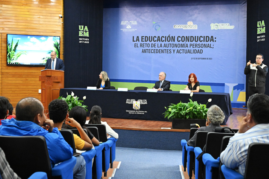 Inicia en la UAEM coloquio sobre educación conducida - Universidad ...