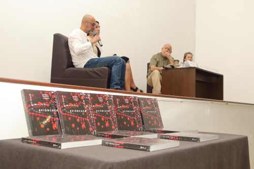 Presenta Miguel Castro Leñero libro en la Facultad de Artes de la UAEM