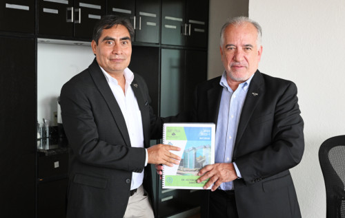 Entrega director del CIQ su primer informe de actividades