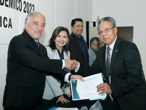 Entrega UAEM Reconocimientos al Mérito Académico 2023