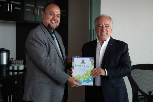 Director de la Facultad de Ciencias Agropecuarias entrega su primer informe de actividades