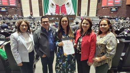 Recibe Preparatoria 1 de la UAEM reconocimiento del Congreso de la Unión