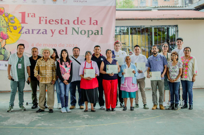 Participa CIB en la primera fiesta de la zarza y el nopal