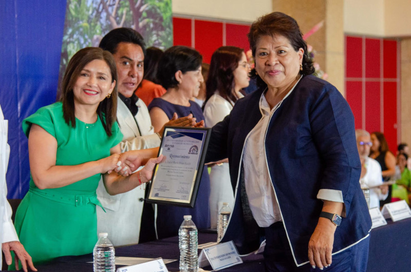 Reconocen labor académica de las y los profesores universitarios