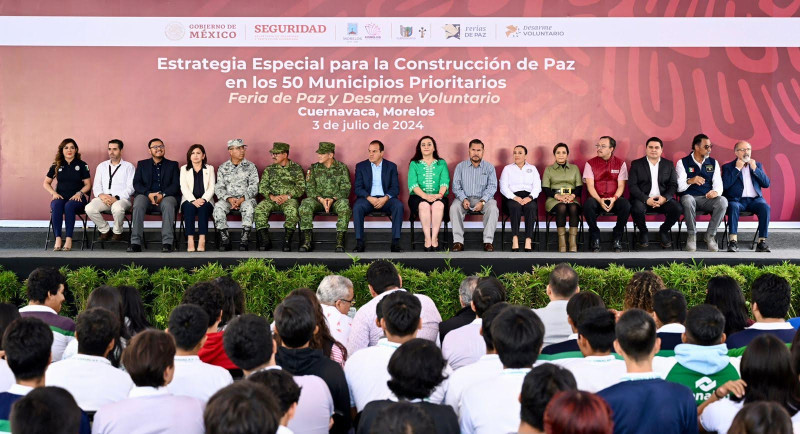Asiste rectora de la UAEM a la Feria de paz y desarme voluntario