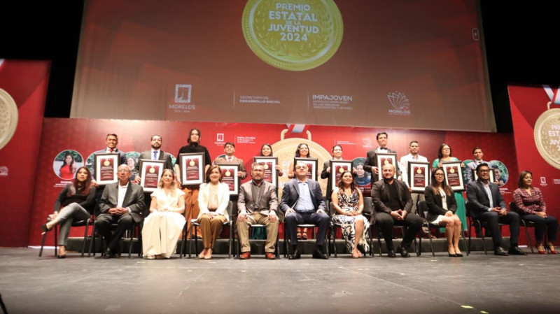 Reconocen a universitarios con el Premio Estatal de la Juventud 2024