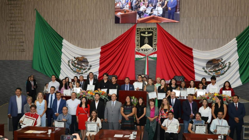Estudiantes y docentes de la UAEM reciben Mérito Emprendedor 2025
