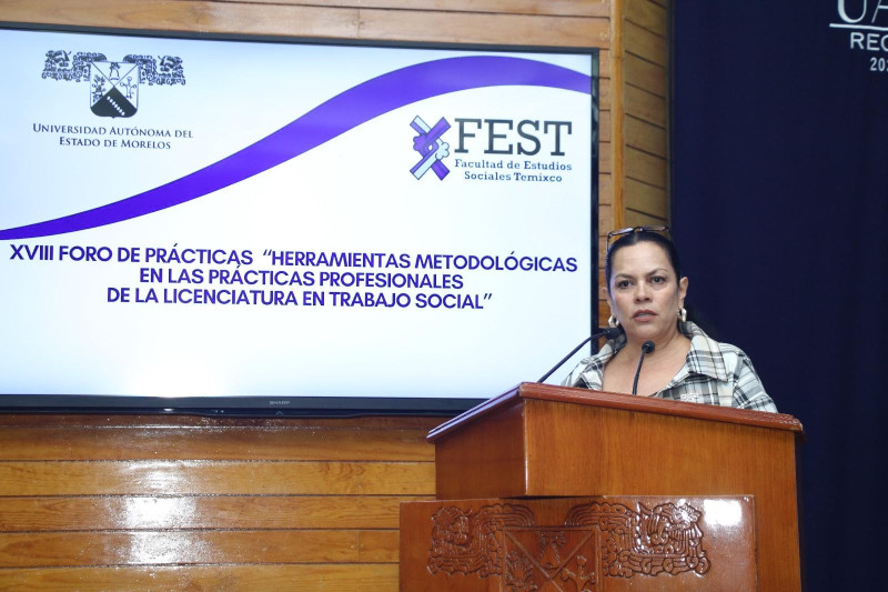 Reflexionan universitarios el vínculo de la academia con la realidad social