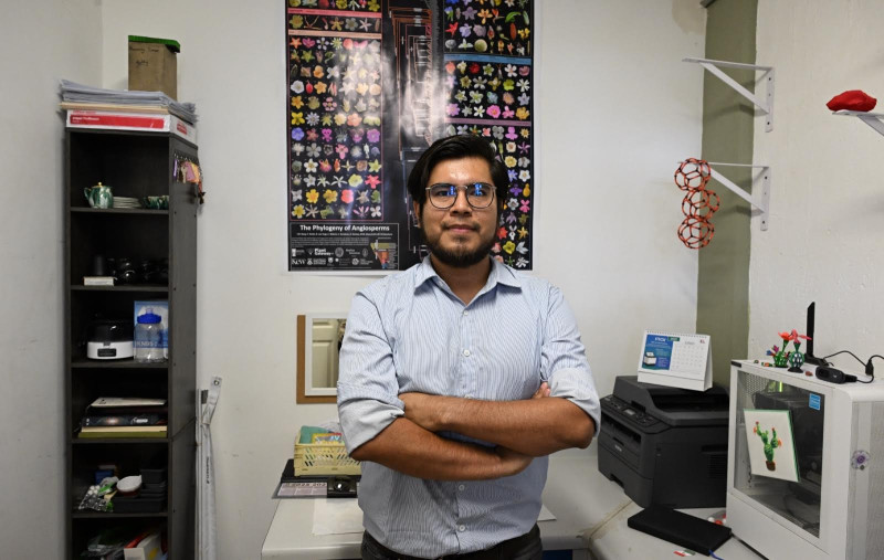 Científico de la UAEM revela claves del desarrollo de raíces en plantas de zonas áridas