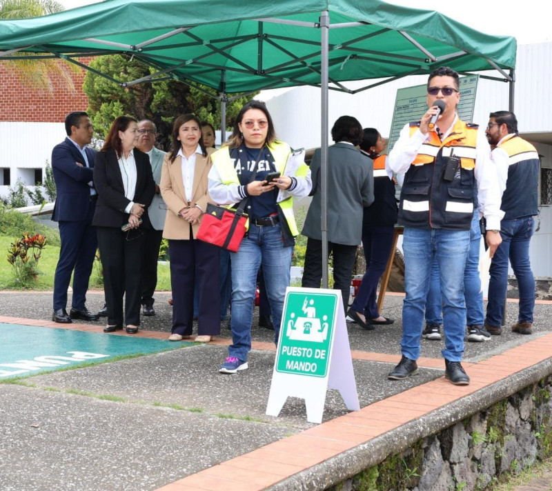 Participan más de 21 mil universitarios de la UAEM en simulacro nacional