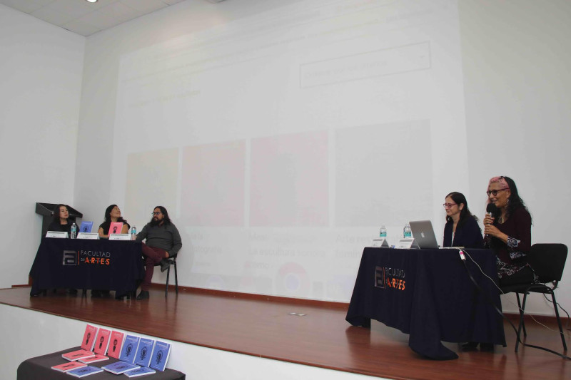 Presentan colección editorial de docentes y creadores la Facultad de Artes