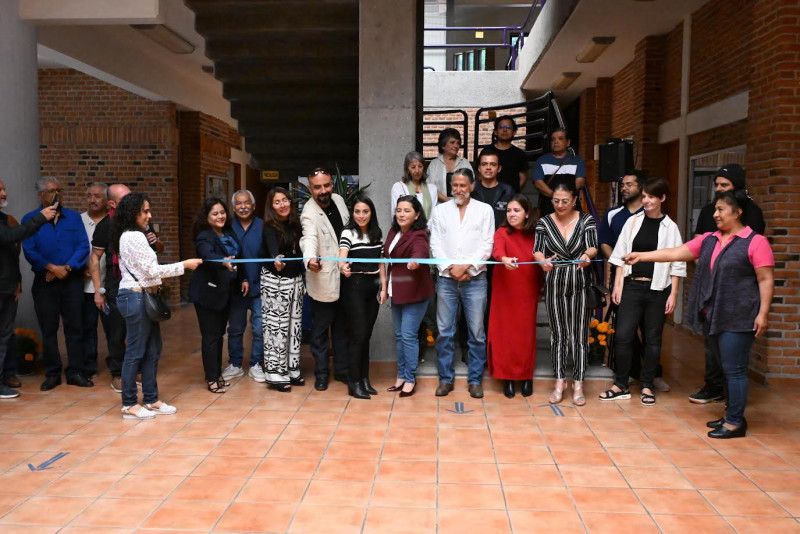 Inauguran exposición colectiva de arte en el CIICAp