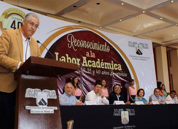 Reconocen labor académica de profesores de la UAEM