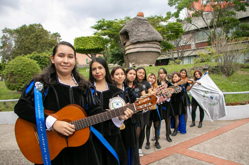 Conmemora UAEM décimo aniversario de la Tuna Femenil Universitaria