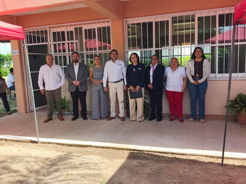 Inauguran aula segura y equipada en la Escuela de Estudios Superiores de Mazatepec
