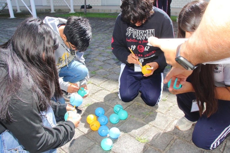 Promueven el aprendizaje científico en concurso interpreparatoriano