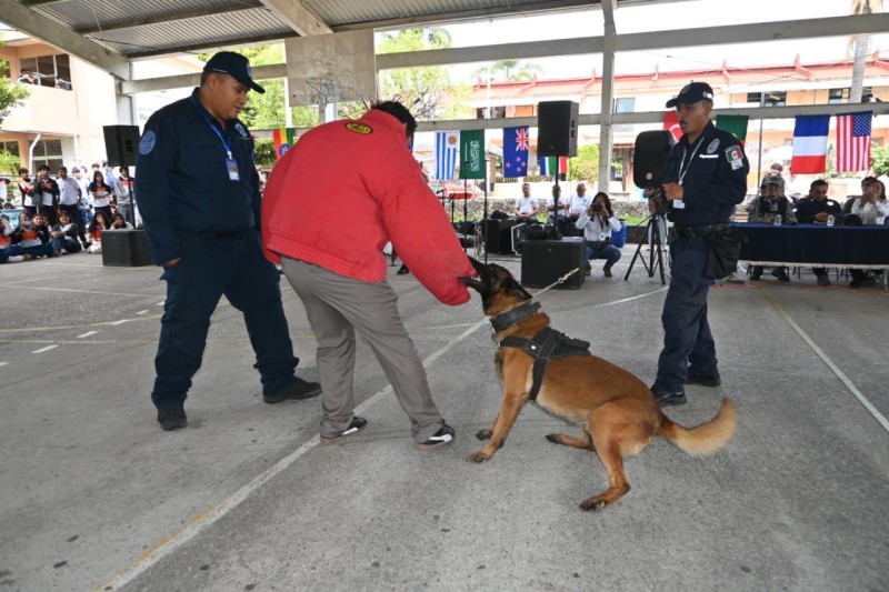 Realizan UAEM y gobierno estatal la Feria Estatal de Prevención Social para la Cultura de Paz y la Seguridad Estudiantil 