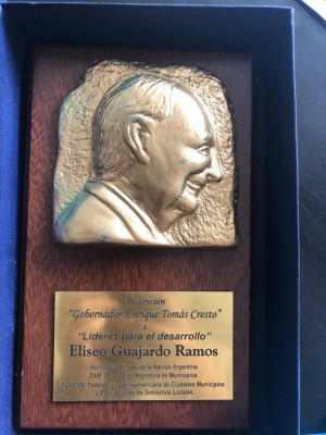 Confieren Senado y organizaciones de Argentina reconocimiento a Eliseo Guajardo