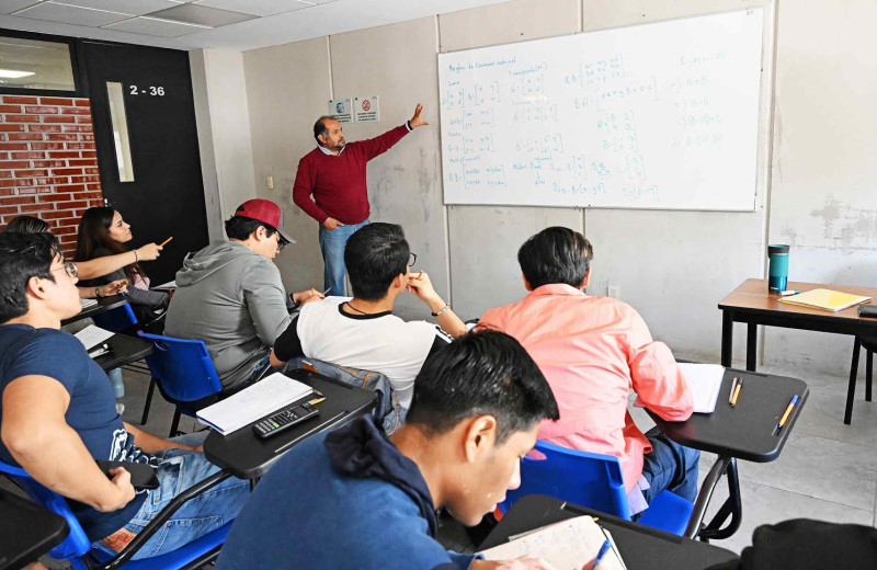 Ofrece Escuela de Técnicos Laboratoristas cursos de apoyo académico para aspirantes