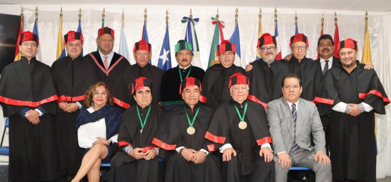 Reconocen trayectoria del investigador universitario Víctor Manuel Castrillón y Luna