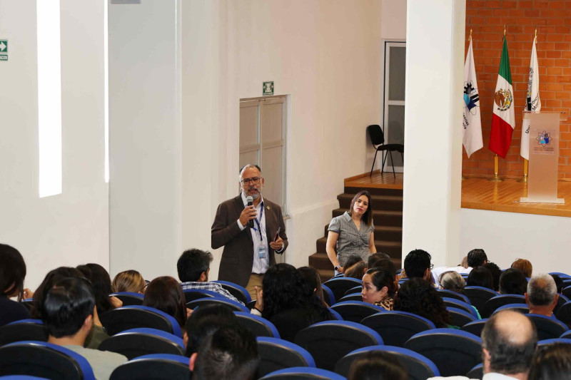 Más de 8 mil estudiantes de la UAEM recibirán beneficio de transporte