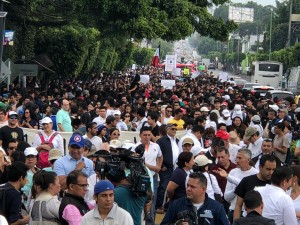 Exigen universitarios, no más crisis en la UAEM