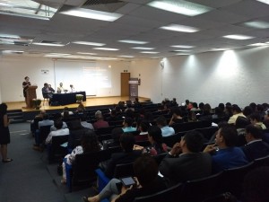 Analizan retos laborales en la era digital durante coloquio internacional en la UAEM