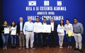 Obtiene estudiante de la UAEM beca de excelencia académica