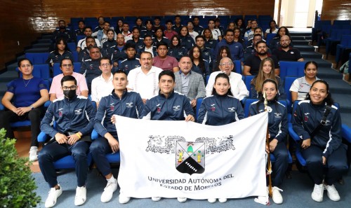 Abanderan en la UAEM a la delegación que participará en la Universiada Nacional 2022