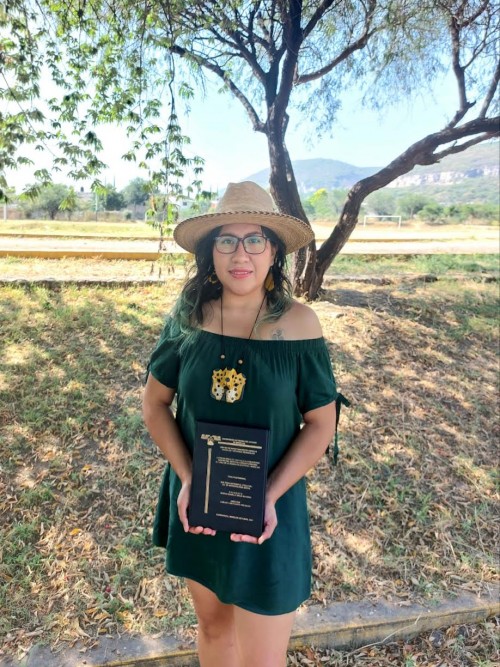 Distinguen tesis de alumna de la UAEM con el premio INAH-2022