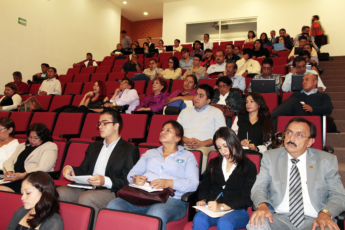 Capacitan a unidades académicas de la UAEM para acreditar programas educativos