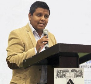 Alerta FEUM a nuevos estudiantes de los ataques a la autonomía universitaria