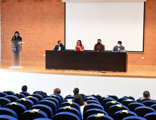 Capacitan a universitarios para presentar declaración patrimonial y de intereses