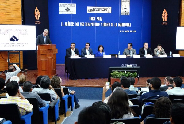 Ocioso tratar el tema de la marihuana si no discutimos el tema de la pobreza: rector