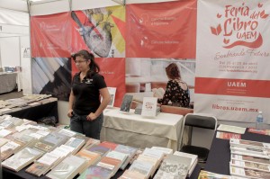 Continúan actividades en el segundo día de la Feria del Libro UAEM